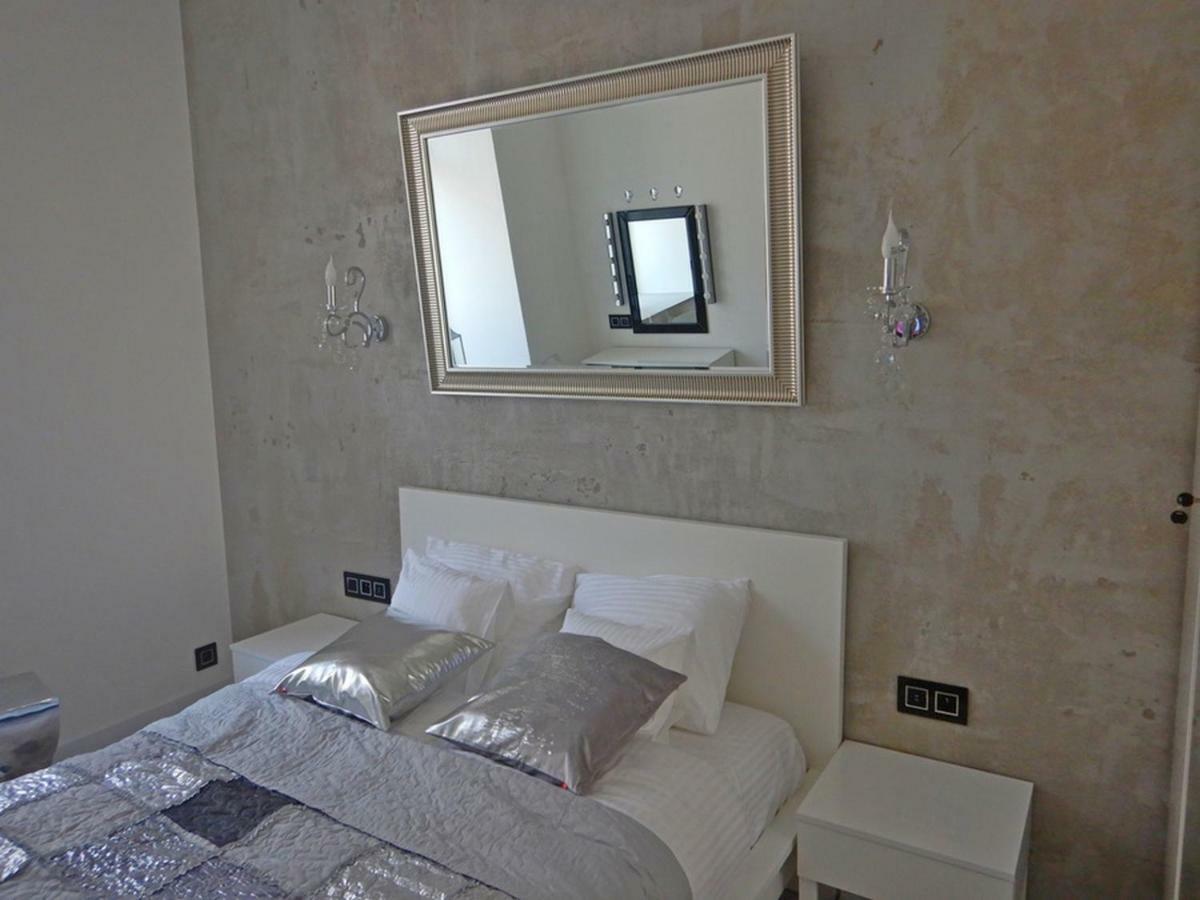 Apartamenty Centrum Z Wanna Dwuosobowa Пётркув-Трыбунальский Экстерьер фото