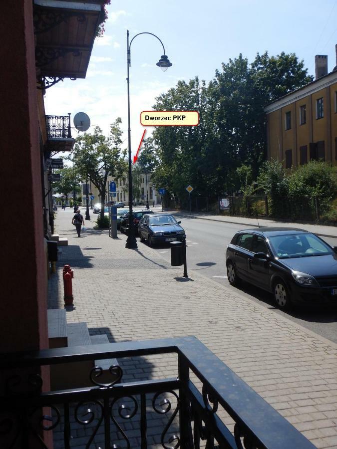 Apartamenty Centrum Z Wanna Dwuosobowa Пётркув-Трыбунальский Экстерьер фото