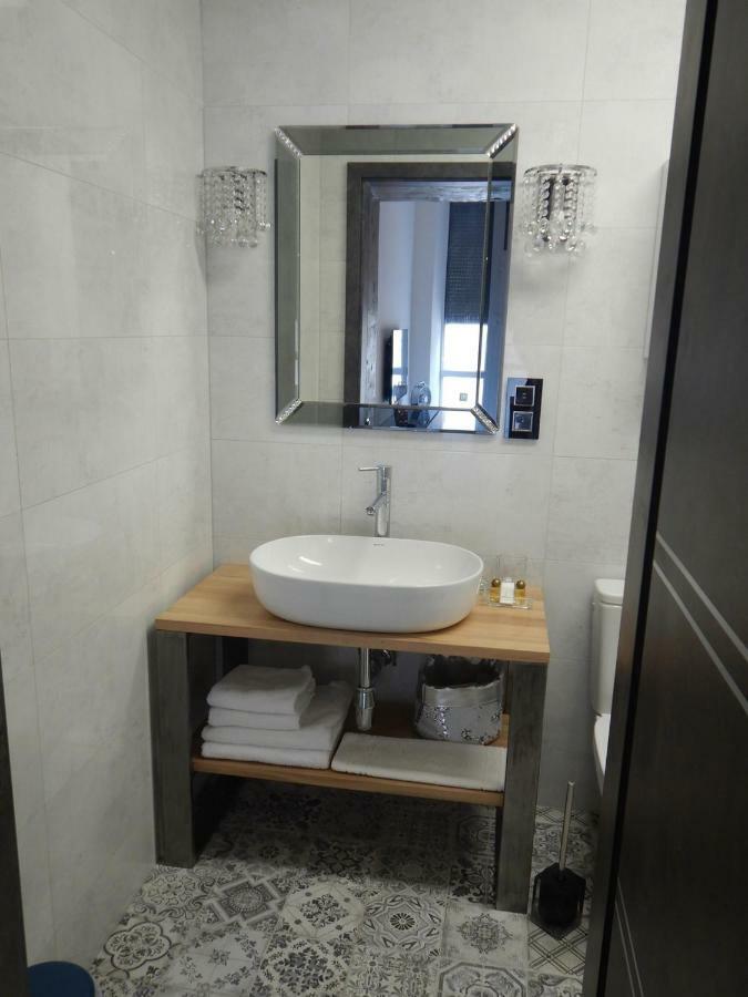 Apartamenty Centrum Z Wanna Dwuosobowa Пётркув-Трыбунальский Экстерьер фото